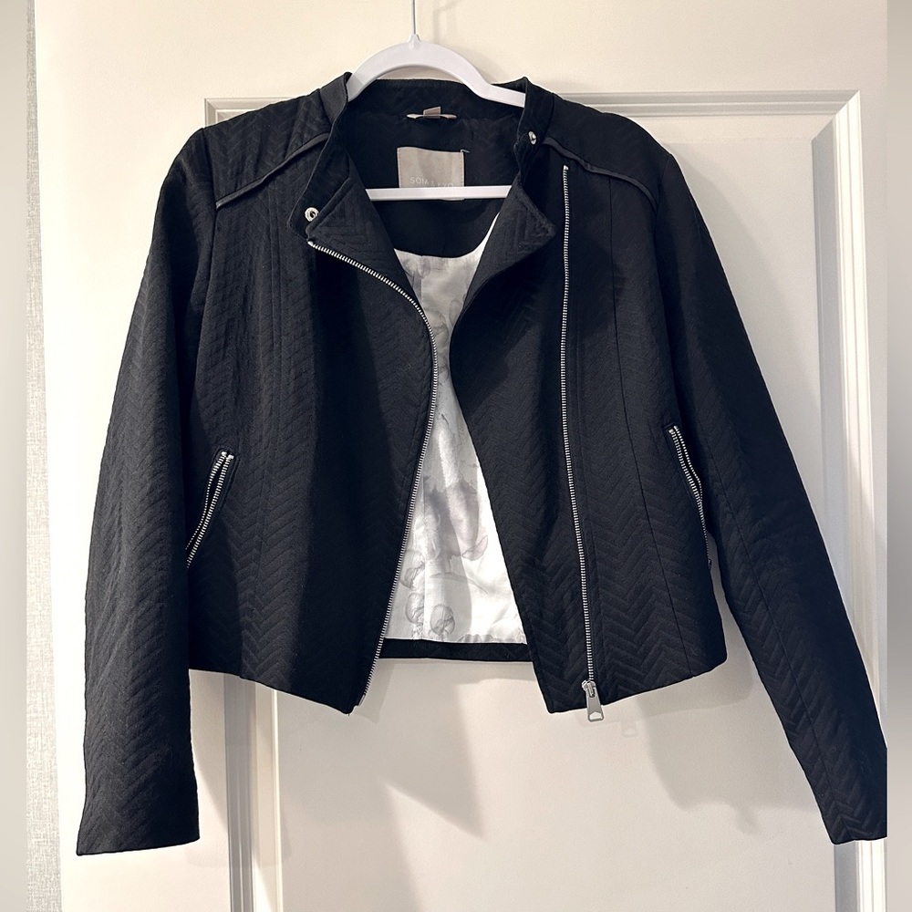 Soia & Kyo black blazer jacket - great condition - made in Canada